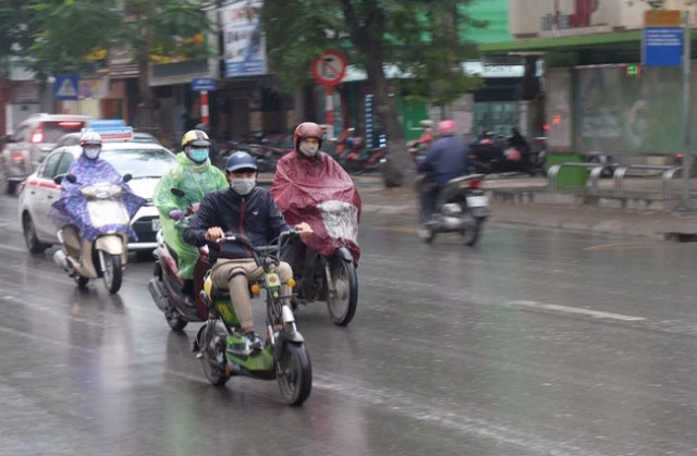 Không khí lạnh gây mưa dông ở Bắc Trung Bộ