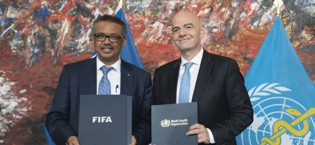 Hai nhà lãnh đạo của WHO và FIFA gặp gỡ để đưa ra kế hoạch ngăn chặn dịch Covid-19.