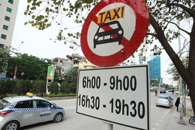 Đề xuất bỏ lệnh cấm taxi hoạt động trên 10 tuyến phố ở Hà Nội