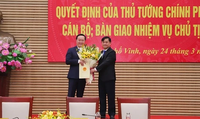 Công bố quyết định phê chuẩn chức danh Chủ tịch UBND tỉnh Nghệ An
