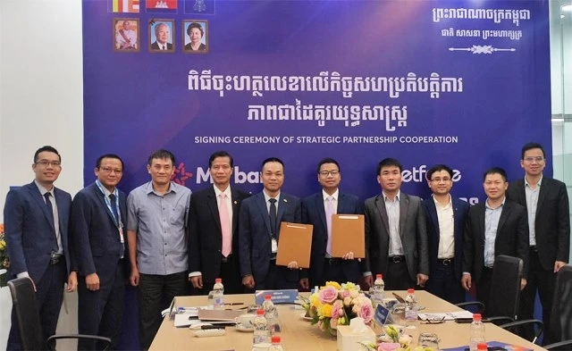 MB Cambodia và Viettel Cambodia ký Ghi nhớ Hợp tác chiến lược 5 năm.