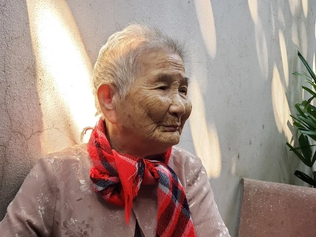 Mẹ Lê Thị Chi.