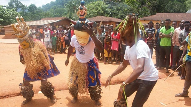 Người Ubang tham gia một lễ hội văn hóa. Ảnh: WORLD NEWS