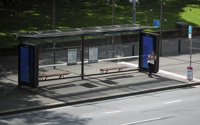 Điểm dừng xe buýt tại Sydney, Australia, ngày 31-3. (Ảnh: Reuters)
