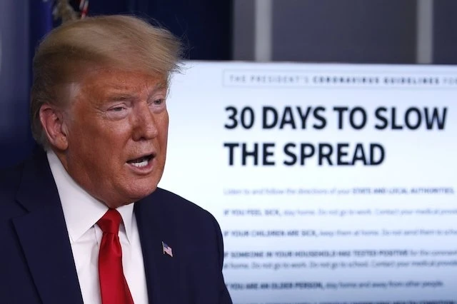 Tổng thống Mỹ Donald Trump phát biểu về dịch bệnh Covid-19 tại một buổi họp báo ở Nhà Trắng, ngày 31-3-2020, ở Washington, Mỹ. (Ảnh: AP)