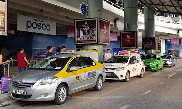 Khuyến cáo hành khách chủ động phương tiện đi về từ sân bay Nội Bài