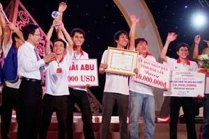 Đội LH LED Đại học Lạc Hồng vô định Cuộc thi sáng tạo Robocon Việt nam 2010.