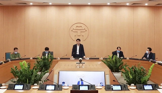 Chủ tịch UBND TP Hà Nội phát biểu tại cuộc họp của Ban Chỉ đạo phòng chống Covid-19 TP Hà Nội chiều 15-4.