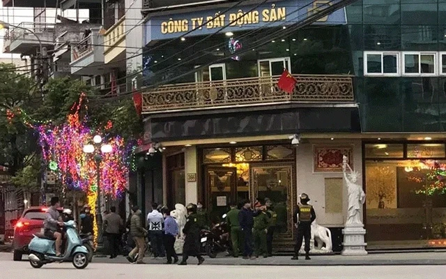 Ngôi nhà của đối tượng Đường "Nhuệ" tại thành phố Thái Bình bị khám xét khẩn cấp chiều ngày 7-4 (Ảnh: Mai Tú)