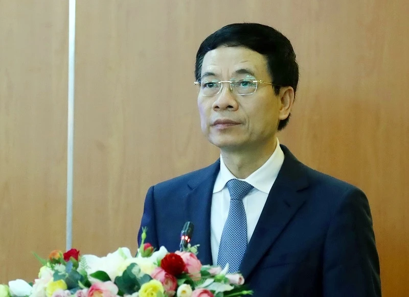 Bộ trưởng Nguyễn Mạnh Hùng phát biểu tại lễ khai trương.