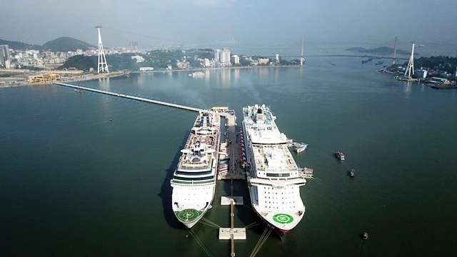 Cảng tàu khách quốc tế Hạ Long - Quảng Ninh.