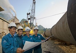 Công trình xây dựng dây chuyền sản xuất lò quay công suất 270 nghìn tấn/năm của Công ty xi-măng Tuyên Quang đang được kh